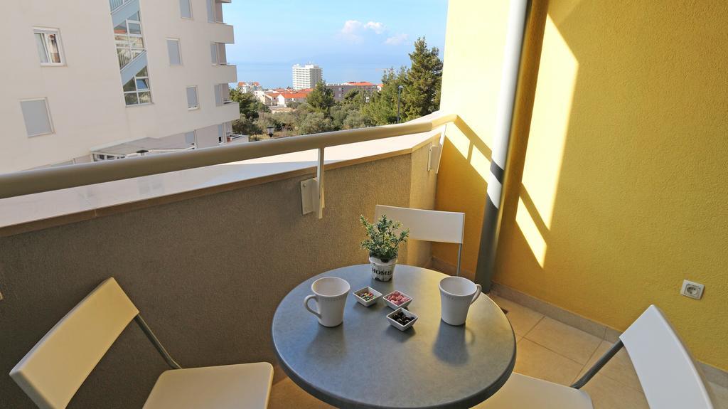 Antonijas Sunny Apartment Makarska Exterior photo