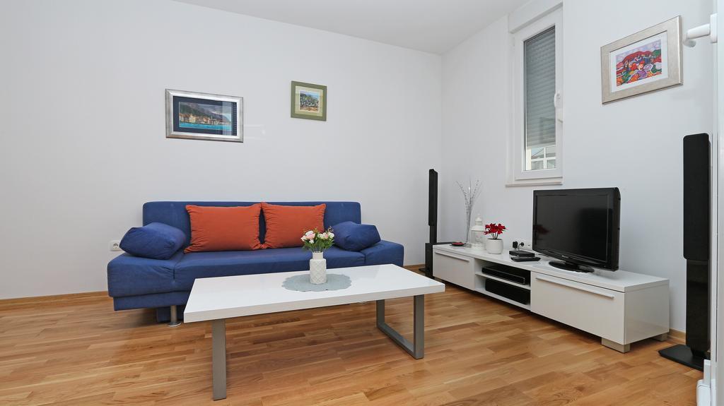Antonijas Sunny Apartment Makarska Exterior photo