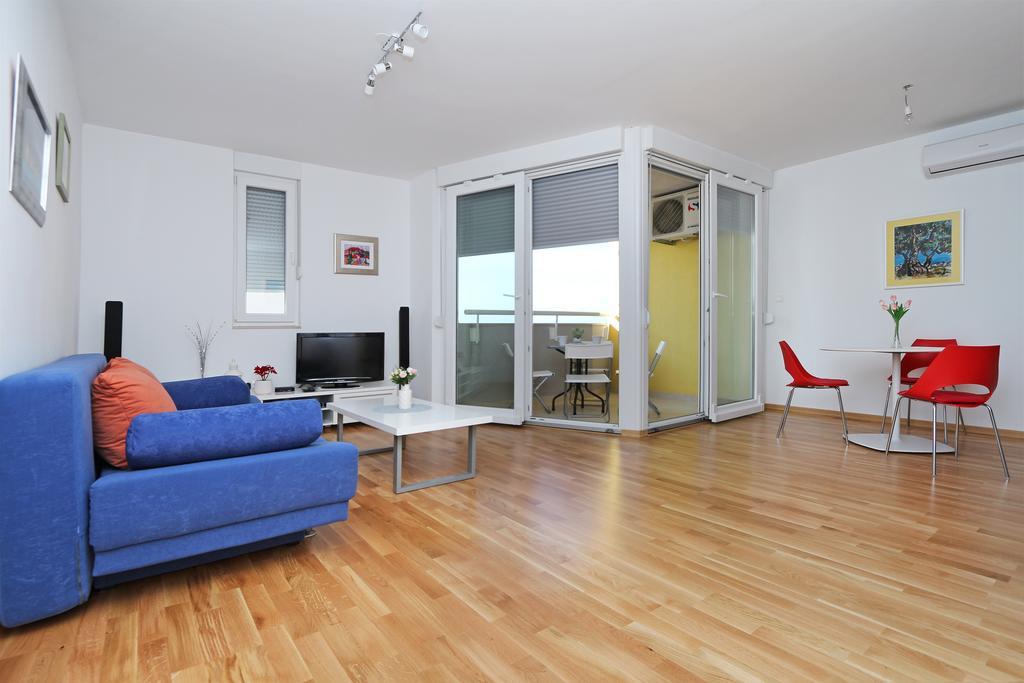 Antonijas Sunny Apartment Makarska Exterior photo